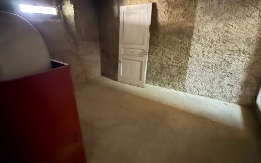 À vendre : Villa mitoyenne à rénover avec garage individuel