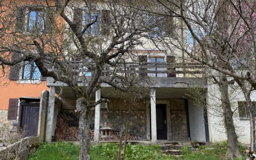 À vendre : Villa mitoyenne à rénover avec garage individuel