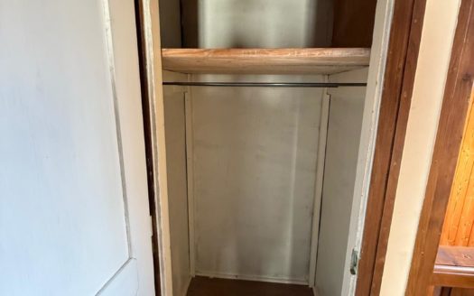 À vendre : Villa mitoyenne à rénover avec garage individuel